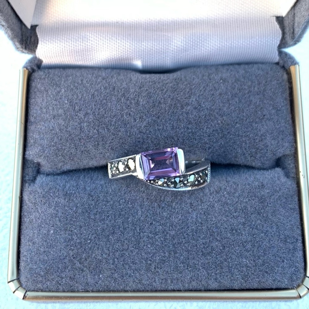 Vintage Amethyst & Marcasite Sterling Silver February Birthstone Ring Size 6-3/4 - Picture 4 of 10